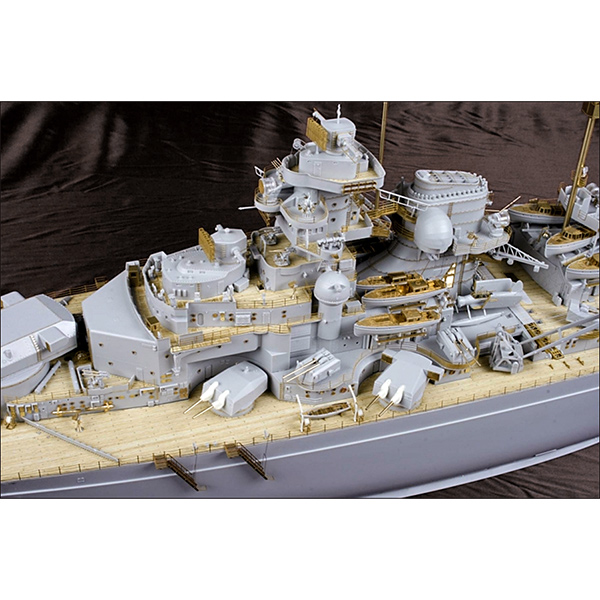 with lasercut frame set 2100 parts Battleship Bismarck  1:200 scale model kit 